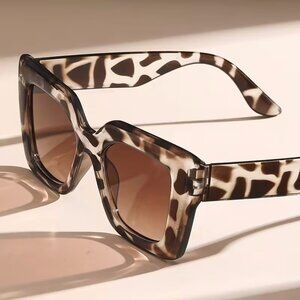 Women’s Brown Tortoise Sunglasses NWT